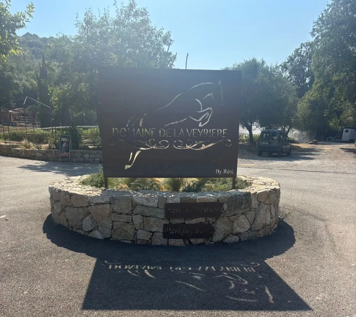Balade à cheval avec Domaine de la Veyrière